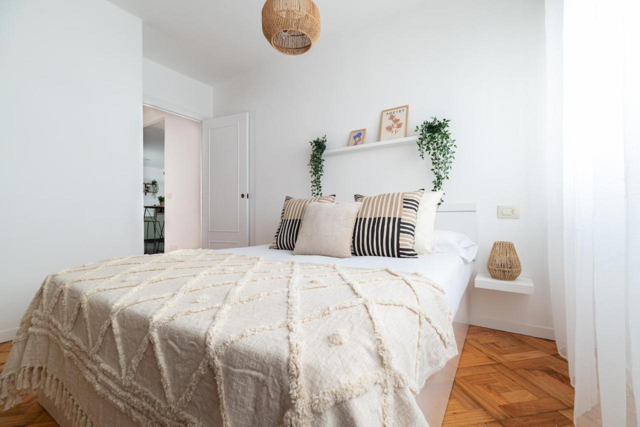 Moderno Apartamento Con Parking Apartment Vigo Bagian luar foto
