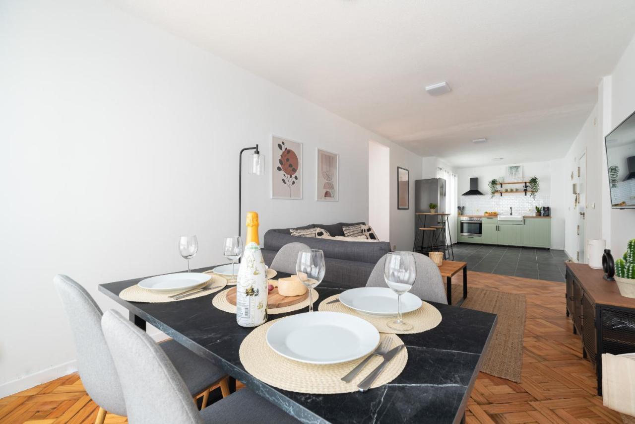 Moderno Apartamento Con Parking Apartment Vigo Bagian luar foto